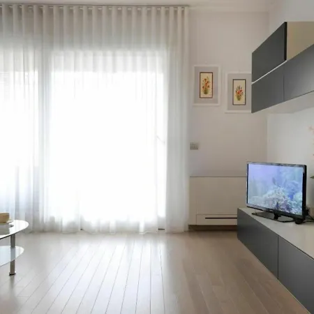 Apartment Cola Di Rienzo By Halldis