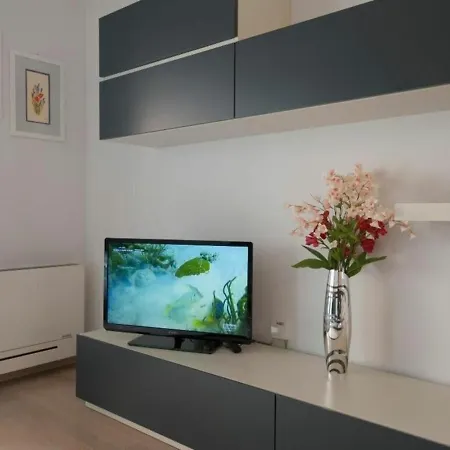 Cola Di Rienzo By Halldis Apartment Milan
