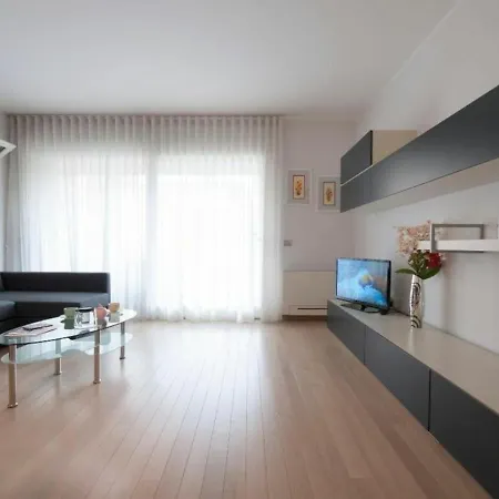 Cola Di Rienzo By Halldis Apartmán