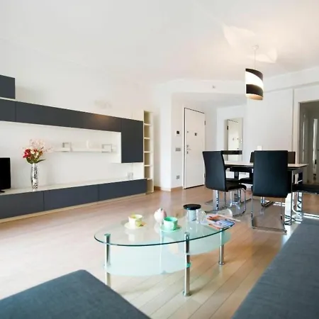Cola Di Rienzo By Halldis Apartment