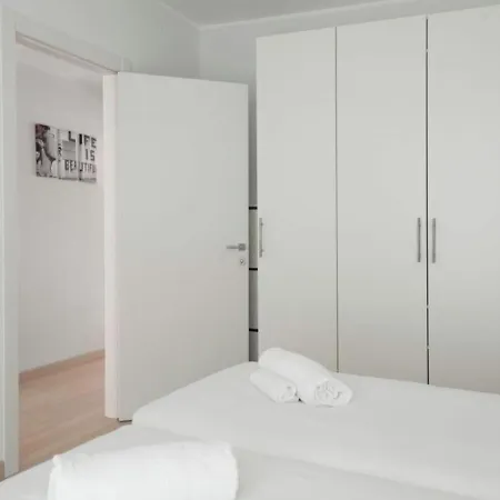 Apartment Cola Di Rienzo By Halldis Milan